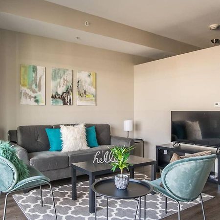 Frontdesk Confluence On 3Rd Apt Downtown Riverwalk Trails Des Moines Exterior photo