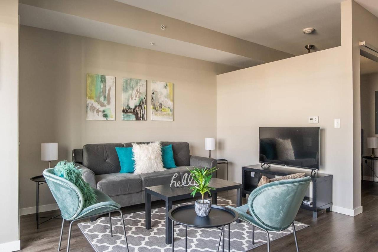 Frontdesk Confluence On 3Rd Apt Downtown Riverwalk Trails Des Moines Exterior photo